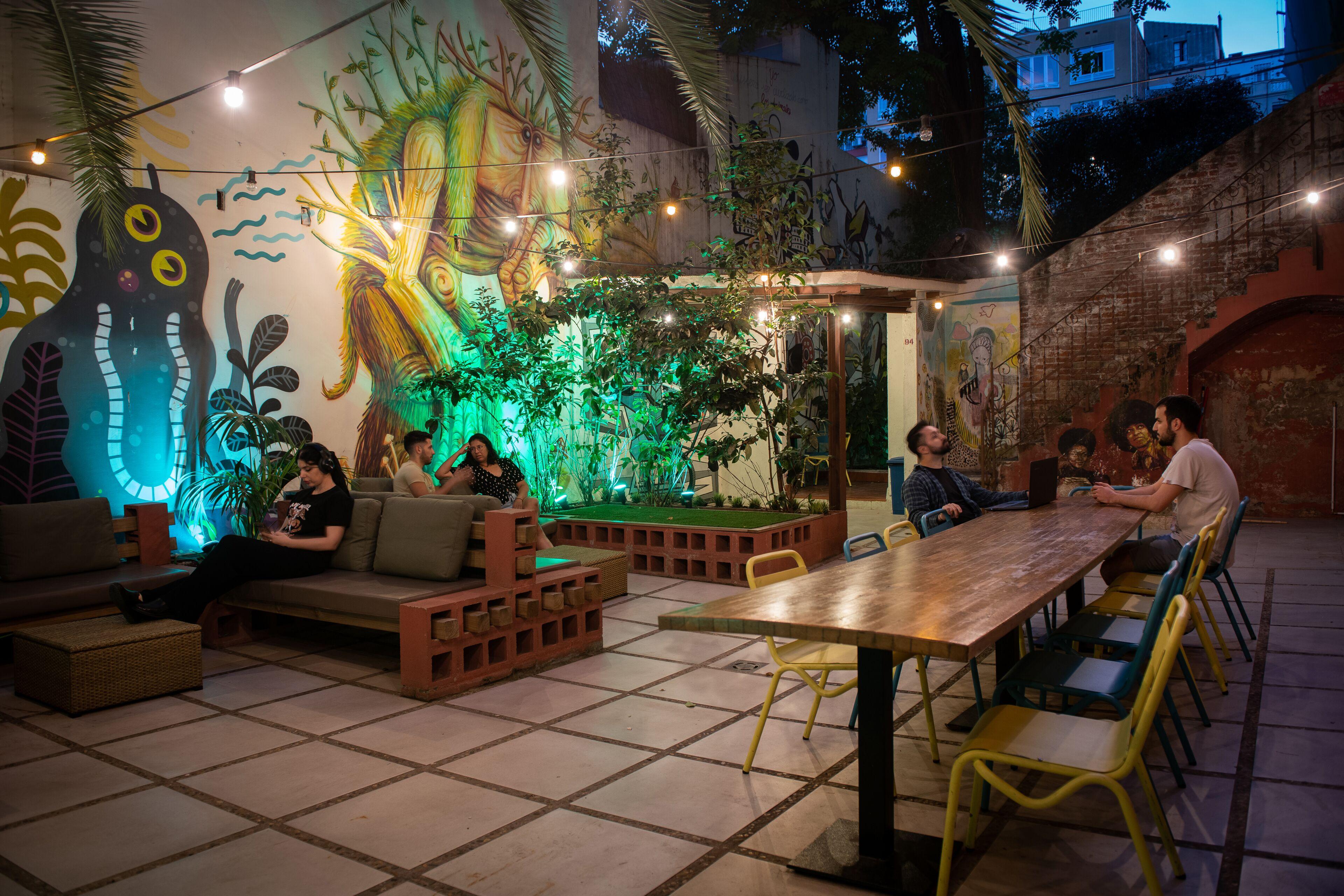 The Loft Hostel Barcelona La Pedrera — Foto’s 3